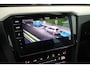 Volkswagen Passat Variant 1.5 TSI 150pk DSG Business HUD Trekhaak Camera Keyless Navigatie Voorruitverwarming