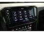 Volkswagen Passat Variant 1.5 TSI 150pk DSG Business HUD Trekhaak Camera Keyless Navigatie Voorruitverwarming