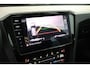 Volkswagen Passat Variant 1.5 TSI 150pk DSG Business HUD Trekhaak Camera Keyless Navigatie Voorruitverwarming