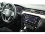 Volkswagen Passat Variant 1.5 TSI 150pk DSG Business HUD Trekhaak Camera Keyless Navigatie Voorruitverwarming