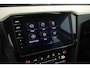 Volkswagen Passat Variant 1.5 TSI 150pk DSG Business HUD Trekhaak Camera Keyless Navigatie Voorruitverwarming