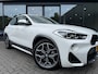 BMW X2 sDrive20i 192pk M-Sport,LED,Schuifdak,HUD,NaviPro,Stoelverw,Dealer OH,Clima,Cruise,