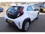Toyota Aygo X PLAY AUTOMAAT CAMERA AD-CRUISE APPLE/ANDROID ALL-SEASON NL-AUTO DEALERONDERHOUDEN