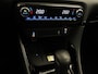 Toyota Yaris 1.5 Hybrid Executive - ORIGINEEL NEDERLANDSE AUTO - PANORAMADAK - HEAD-UP DISPLAY - PARKEERSENSOREN VOOR EN ACHTER - ACHTERUITRIJ CAMERA - STUUR EN STOEL VERWARMING - DRAADLOZE TELEFOONLADER - ADAPTIVE CRUISE CONTROL