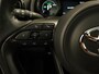 Toyota Yaris 1.5 Hybrid Executive - ORIGINEEL NEDERLANDSE AUTO - PANORAMADAK - HEAD-UP DISPLAY - PARKEERSENSOREN VOOR EN ACHTER - ACHTERUITRIJ CAMERA - STUUR EN STOEL VERWARMING - DRAADLOZE TELEFOONLADER - ADAPTIVE CRUISE CONTROL