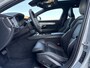 Volvo V90 2.0 T8 Plug-in Hybrid AWD Ultra Bright | PHEV | Bowers Wilkins Audio | Luchtvering | Lichtmetalen Velgen 20 inch | Sportstoelen | Head-up Display | Panoramadak | Keyless Entry | Elektrische Achterklep | BLIS | Cruise Control Adaptief | Navigatie