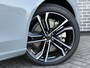 Volvo V90 2.0 T8 Plug-in Hybrid AWD Ultra Bright | PHEV | Bowers Wilkins Audio | Luchtvering | Lichtmetalen Velgen 20 inch | Sportstoelen | Head-up Display | Panoramadak | Keyless Entry | Elektrische Achterklep | BLIS | Cruise Control Adaptief | Navigatie