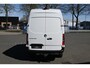 Mercedes-Benz eSprinter 320 L2H2 Pro 81kWh Snellader, Navigatie, Trekhaak, Winterpakket, Etc.