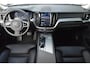 Volvo XC60 T8 Hybride AWD Plus Dark | Head-Up Display | Trekhaak | Harman/Kardon | Panoramadak | Stoel + Stuur Verwarmd |