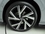 Volkswagen Golf 1.5 eTSI R-Line Business | Pano | Camera | Stoel + Stuurverwarming