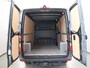Mercedes-Benz Sprinter 317 CDI L2 H1 | AUT. | PRO | CARPLAY | ANDROID AUTO | CAMERA | AIRCO | CRUISE CONTROL | 3500 KG TREKHAAK | BETIMMERDE LAADRUIMTE | RWD | 3-ZITS | CERTIFIED