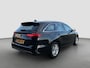 Kia Ceed Sportswagon 1.0 T-GDi 120pk DynamicLine | Camera | Carplay | Cruise controle | Climate control | Navigatie | Lichtmetalen velgen | Parkeersensoren | Bestuurdersstoel in hoogte verstelbaar | Inklapbare spiegels