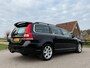 Volvo V70 1.6 T4 Nordic+ | 2e Eigenaar | Leder | Nieuwe Distributie | Bi-Xenon | Navi | Trekhaak | Clima | Stoelverwarming | PDC |