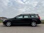 Volvo V70 1.6 T4 Nordic+ | 2e Eigenaar | Leder | Nieuwe Distributie | Bi-Xenon | Navi | Trekhaak | Clima | Stoelverwarming | PDC |