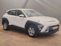 Hyundai Kona 1.6 GDI HEV Comfort Camera | Navigatie | Adaptieve Cruise | Carplay | Climate | 16" Lichtmetaal | All-Season | Achteruitrijcamera | Airco (automatisch) | Centrale deurvergrendeling met afstandsbediening