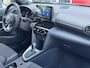 Toyota Yaris Cross 1.5 HYBRID DYNAMIC 17"LM-VELGEN DAKRAILING LED PRIVACY-GLASS APPLE/ANDROID AD-CRUISE CAMERA