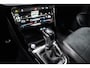 Volkswagen T-Roc 1.5 TSI R-Line Black st|Pano dak|19 inch|Camera|Alcantara