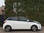 Toyota Yaris 1.5 Hybrid Bi-Tone Bluetooth