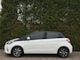 Toyota Yaris 1.5 Hybrid Bi-Tone Bluetooth