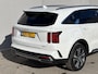 Kia Sorento 1.6 T-GDI Plug-in Hybrid 4WD ExecutiveLine 5p. Aut / Fabrieksgarantie tot 12-2029 / Dealer onderhouden / EAER 61 km stad 69km / 1.500 kg trekgewicht / Leder / Navigatie / Adapt. CC / BOSE / Rondom Zicht Camera / Apple Carplay/Android / elektr. Achterklep /