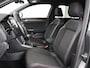 Volkswagen T-Roc 1.5 TSI Sport | Trekhaak | Virtual Cockpit | Carplay | Full LED | Adaptive cruise | Navigatie | Climate control | Parkeerhulp | Bluetooth | 17'' | Getint glas