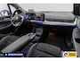 BMW 2-Serie Active Tourer 218i M-Sport automaat | 19 inch Individual Panoramadak | Harman Kardon | HUD Adaptive cruise, 360 Camera, PDC V+A, El.verstelbare stoel met geheugen, Elektrische achterklep, Keyless