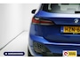 BMW 2-Serie Active Tourer 218i M-Sport automaat | 19 inch Individual Panoramadak | Harman Kardon | HUD Adaptive cruise, 360 Camera, PDC V+A, El.verstelbare stoel met geheugen, Elektrische achterklep, Keyless