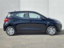 Hyundai i10 1.0 Premium Handgeschakeld / Fabrieksgarantie tot 10-2029 / Stuur en Stoel verwarming / Achteruitrijcamera / Navigatie via Apple Carplay/Android Auto / Cruise control / Airco /