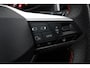 SEAT Ateca 1.5 TSI FR Business Intense 150PK / 110kW DSG, Achteruitrijcamera (rear view), parkeersensoren voor en achter (pdc), dodehoekdetectie (side assist), draadloos Apple Carplay & Android Auto, navigatie, verwarmbare voorstoelen, verwarmbaar stuurwiel, alcantara interieur, digitaal instrumentenpaneel, adaptieve cruise control (acc), grootlichtassistent, 19'' LMV 'Exclusive Cosmo Grey', keyless start & entry, elektrisch verstel-, verwarm- en inklapbare buitenspiegels etc.