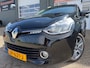 Renault Clio Estate 0.9 TCe Night&Day van 2de Eig met parkeersensoren en trekhaak en navigatie en bluetooth telefoon / media
