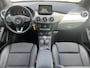 Mercedes-Benz B-klasse B180 122PK Ambition met Navigatie, Cruise control & 17'' Lichtmetalen velgen
