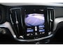 Volvo V60 B3 163PK R-Design | Panoramisch schuif-/kanteldak | Semi elektr. trekhaak | Premium audio by Harman/Kardon | Elektr. bed. voorstoelen met geheugen | Verwarmbare voorstoelen | Verwarmbaar stuurwiel | Blind spot | Keyless entry | DAB | Apple carplay | Elektrische achterklep | Achterbank verwarmbaar |