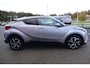 Toyota C-HR / C-HR+ 1.8 HYBRID DYNAMIC STOELVERW. AD-CRUISE NAVI KEYLESS PARK-SENSOREN CAMERA NL-AUTO