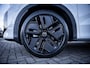 Volkswagen T-Roc R-Line First Edition | 'App-Connect' draadloze smartphone integratie | 30,5 cm display met 2D en 3D weergave | Automatische afstandsregeling (Adaptive Cruise Control)