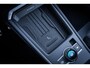 Volkswagen T-Roc R-Line First Edition | 'App-Connect' draadloze smartphone integratie | 30,5 cm display met 2D en 3D weergave | Automatische afstandsregeling (Adaptive Cruise Control)