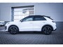 Volkswagen T-Roc R-Line First Edition | 'App-Connect' draadloze smartphone integratie | 30,5 cm display met 2D en 3D weergave | Automatische afstandsregeling (Adaptive Cruise Control)