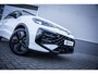 Volkswagen T-Roc R-Line First Edition | 'App-Connect' draadloze smartphone integratie | 30,5 cm display met 2D en 3D weergave | Automatische afstandsregeling (Adaptive Cruise Control)
