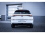 Volkswagen T-Roc R-Line First Edition | 'App-Connect' draadloze smartphone integratie | 30,5 cm display met 2D en 3D weergave | Automatische afstandsregeling (Adaptive Cruise Control)