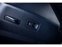 Volkswagen T-Roc R-Line First Edition | 'App-Connect' draadloze smartphone integratie | 30,5 cm display met 2D en 3D weergave | Automatische afstandsregeling (Adaptive Cruise Control)
