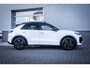 Volkswagen T-Roc R-Line First Edition | 'App-Connect' draadloze smartphone integratie | 30,5 cm display met 2D en 3D weergave | Automatische afstandsregeling (Adaptive Cruise Control)