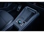 Volkswagen T-Roc R-Line First Edition | 'App-Connect' draadloze smartphone integratie | 30,5 cm display met 2D en 3D weergave | Automatische afstandsregeling (Adaptive Cruise Control)
