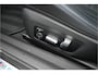 BMW 2-Serie Coupé 220i M-PERFORMANCE / SCHUIFDAK / M-SEATS / CARBON / MEMORY / CAMERA / 20" / UNIEK