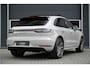 Porsche Macan 2.9 GTS 380 PK / PANO / LED / 360 CAMERA / BOSE / MEMORY / ACC / LUCHTVERING / KRIJT GRIJS