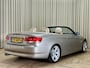 BMW 3-Serie Cabrio 325i High Executive E93 / 3.0L / 6-Cilinder / 218 PK / Automaat / M Sport Leder / Navi Pro / Memory / Xenon / Keyless / Telefoon / Bj. 2008