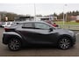 Toyota C-HR / C-HR+ HYBRID 140 DYNAMIC ANDROID/APPLE AD-CRUISE PRIVACY-GLASS PARK-SENSOREN KEYLESS 18"LMV BLISS NL-AUTO