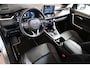 Toyota RAV4 2.5 Hybrid AWD Bi-Tone | Pano | 360° | Trekhaak | Elek. stoel & klep | 100% (Dealer) onderhouden label