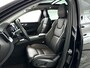Volvo XC60 T8 Plug-in hybrid AWD Ultra Dark | SOH 100% | Panoramadak | 360° camera | Luchtvering | Harman Kardon | Stoel- en Stuurverwarming | Trekhaak