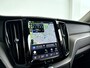 Volvo XC60 T8 Plug-in hybrid AWD Ultra Dark | SOH 100% | Panoramadak | 360° camera | Luchtvering | Harman Kardon | Stoel- en Stuurverwarming | Trekhaak