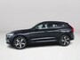 Volvo XC60 T8 Plug-in hybrid AWD Ultra Dark | SOH 100% | Panoramadak | 360° camera | Luchtvering | Harman Kardon | Stoel- en Stuurverwarming | Trekhaak