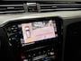 Volkswagen Passat Variant 1.4 TSI PHEV GTE 218Pk Automaat (PANORAMADAK, VIRTUAL COCKPIT, APPLE CARPLAY, MEMORY SEATS, LEDER, STOELVERWARMING, KEYLESS, 360 CAMERA, TREKHAAK, NIEUWSTAAT)